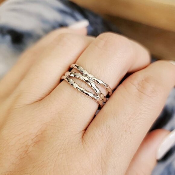 Women's Solid 925 Sterling Silver Hammered Ring Thumb Band Midi Ring - Picture 2 of 8